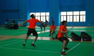 羽毛球双打技巧及战术